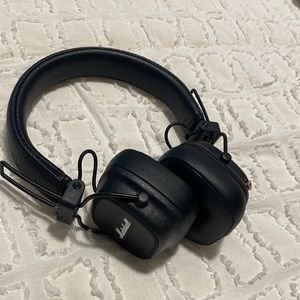 Marshall MAJOR IV headphones